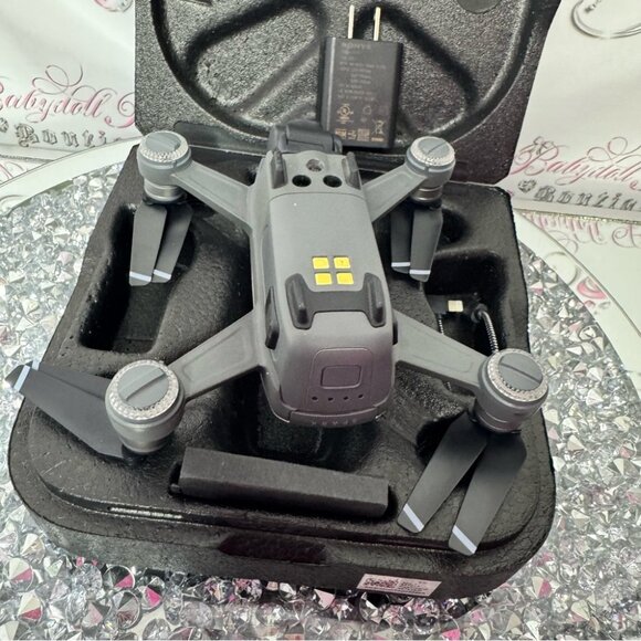 DJI spark drone case charging cable in box - Picture 11 of 14